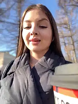 Snapshot of KrisMagnoly chatting on 03.09.25 KrisMagnoly online show from 03.09.25