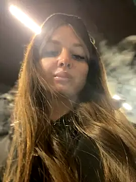 Snapshot of KrisMagnoly chatting on 10.15.25 KrisMagnoly online show from 10.15.25