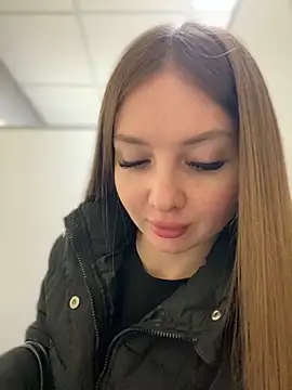 Snapshot of KrisMagnoly chatting on 10.22.25 KrisMagnoly online show from 10.22.25