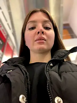 Snapshot of KrisMagnoly chatting on 10.29.25 KrisMagnoly online show from 10.29.25