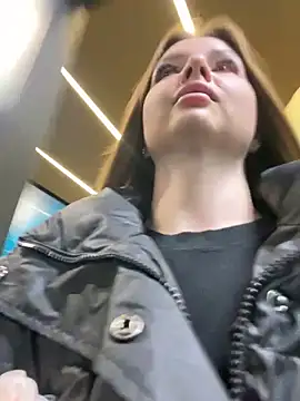 Snapshot of KrisMagnoly chatting on 11.16.25 KrisMagnoly online show from 11.16.25