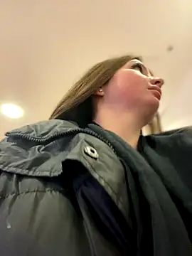 Snapshot of KrisMagnoly chatting on 11.23.25 KrisMagnoly online show from 11.23.25