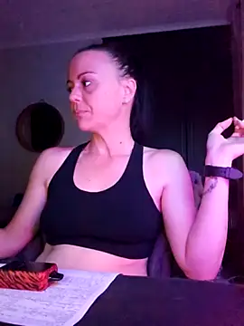 MrsBunnyBum online show from 05.04.26