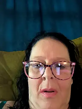 Snapshot of davisdesires@xh chatting on 12.30.24 davisdesiresxh online show from 12.30.24