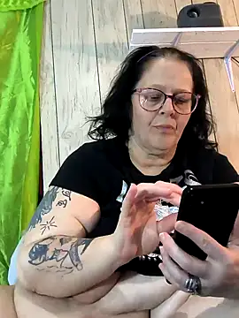 Snapshot of davisdesires@xh chatting on 01.09.25 davisdesiresxh online show from 01.09.25