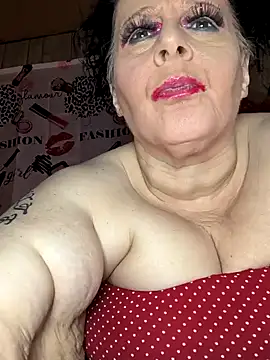 Snapshot of davisdesires@xh chatting on 02.14.25 davisdesiresxh online show from 02.14.25