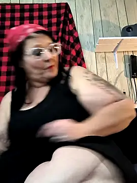 Snapshot of davisdesires@xh chatting on 09.12.25 davisdesiresxh online show from 09.12.25