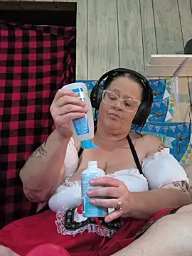 Snapshot of davisdesires@xh chatting on 09.26.25 davisdesiresxh online show from 09.26.25