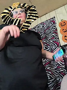 Snapshot of davisdesires@xh chatting on 10.28.25 davisdesiresxh online show from 10.28.25