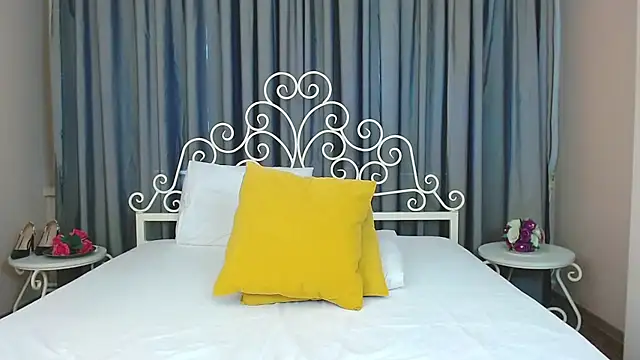 Snapshot of AndoraSweet chatting on 06.25.26 AndoraSweet online show from 06.25.26