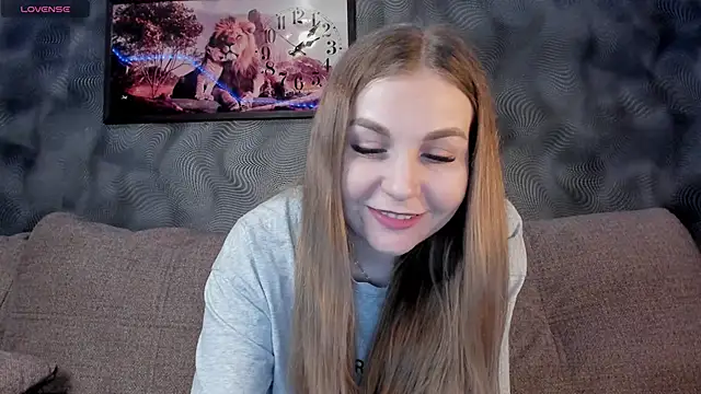 Snapshot of CassieMils chatting on 02.12.25 CassieMils online show from 02.12.25