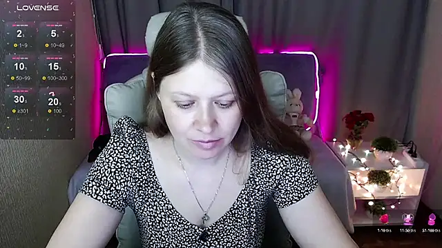 alekasamui online show from 03.18.25