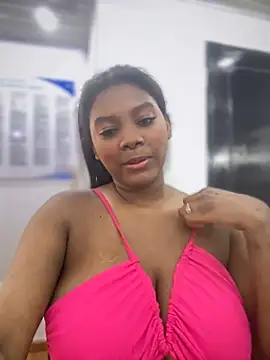 Snapshot of Tayra_Siny chatting on 02.11.25 Tayra Siny online show from 02.11.25