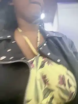 Snapshot of Tayra_Siny chatting on 02.12.25 Tayra Siny online show from 02.12.25