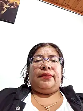 Snapshot of __valentina18 chatting on 12.17.24   valentina18 online show from 12.17.24