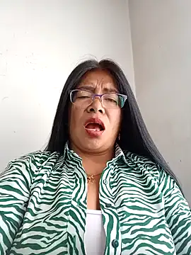 Snapshot of __valentina18 chatting on 12.31.24   valentina18 online show from 12.31.24