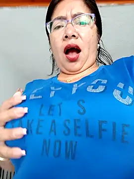 Snapshot of __valentina18 chatting on 01.10.25   valentina18 online show from 01.10.25