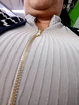 Snapshot of __valentina18 chatting on 01.15.25   valentina18 online show from 01.15.25