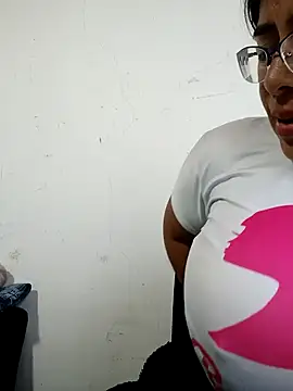 Snapshot of __valentina18 chatting on 01.22.25   valentina18 online show from 01.22.25