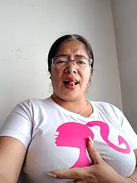 Snapshot of __valentina18 chatting on 01.22.25   valentina18 online show from 01.22.25