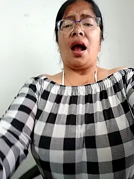 Snapshot of __valentina18 chatting on 02.12.25   valentina18 online show from 02.12.25