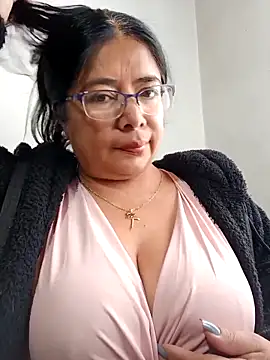 Snapshot of __valentina18 chatting on 02.17.25   valentina18 online show from 02.17.25