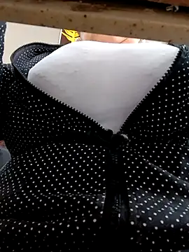 Snapshot of __valentina18 chatting on 02.18.25   valentina18 online show from 02.18.25