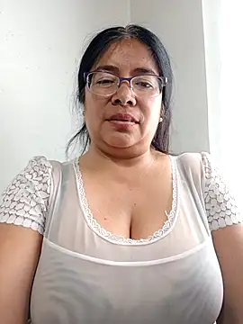Snapshot of __valentina18 chatting on 02.25.25   valentina18 online show from 02.25.25