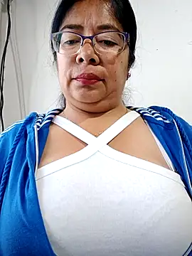 Snapshot of __valentina18 chatting on 03.08.25   valentina18 online show from 03.08.25