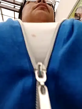 Snapshot of __valentina18 chatting on 03.08.25   valentina18 online show from 03.08.25