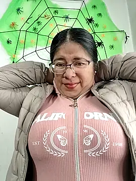 Snapshot of __valentina18 chatting on 10.08.25   valentina18 online show from 10.08.25