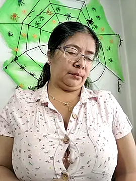 Snapshot of __valentina18 chatting on 10.10.25   valentina18 online show from 10.10.25