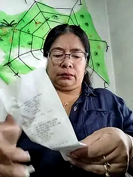 Snapshot of __valentina18 chatting on 10.17.25   valentina18 online show from 10.17.25