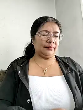 Snapshot of __valentina18 chatting on 10.27.25   valentina18 online show from 10.27.25