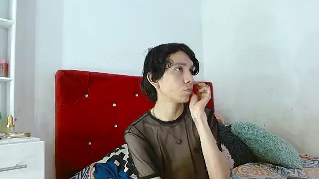 Snapshot of LAICK_01 chatting on 09.25.25 LAICK 01 online show from 09.25.25