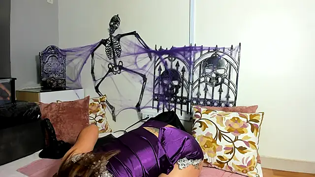 Snapshot of beauti_wild25 chatting on 10.13.25 beauti wild25 online show from 10.13.25