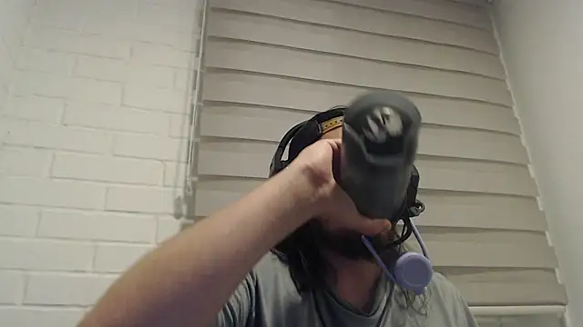 Snapshot of hung_weeb chatting on 02.17.26 hung weeb online show from 02.17.26