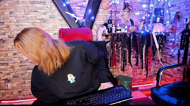 Snapshot of Liltildeman_moon chatting on 03.12.26 Liltildeman moon online show from 03.12.26