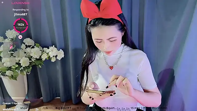 Snapshot of candy-yiyi chatting on 12.25.24 candy-yiyi online show from 12.25.24