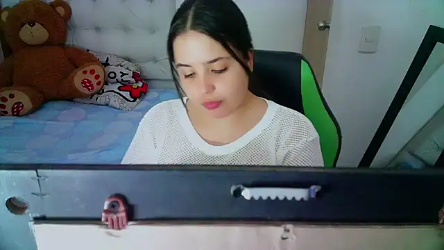  alicia z online show from 12.19.24