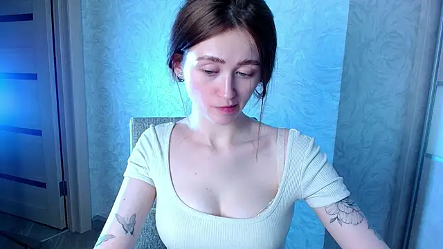 Snapshot of millllina chatting on 02.24.25 millllina online show from 02.24.25