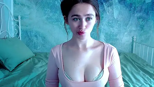 Snapshot of millllina chatting on 04.24.26 millllina online show from 04.24.26