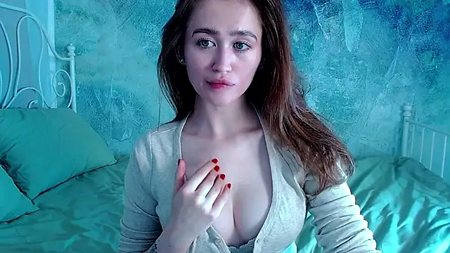 Snapshot of millllina chatting on 04.27.26 millllina online show from 04.27.26
