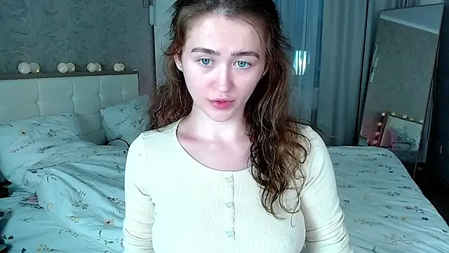 Snapshot of millllina chatting on 05.27.26 millllina online show from 05.27.26