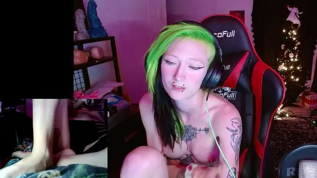 alicewonder09 online show from 12.16.25