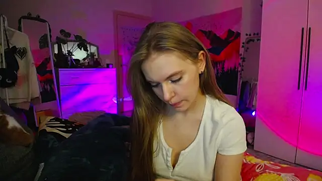 KittyNeon online show from 12.20.24
