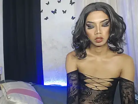 Snapshot of MirabelleNotch chatting on 11.19.25 MirabelleNotch online show from 11.19.25