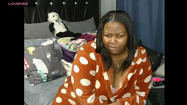 Snapshot of caramelbooty69 chatting on 11.07.25 caramelbooty69 online show from 11.07.25