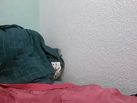 Snapshot of turnsen4y chatting on 02.14.25 turnsen4y online show from 02.14.25