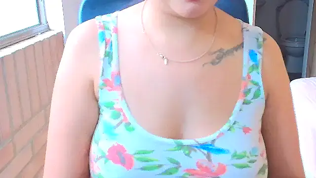 Snapshot of sara2520 chatting on 02.08.26 sara2520 online show from 02.08.26